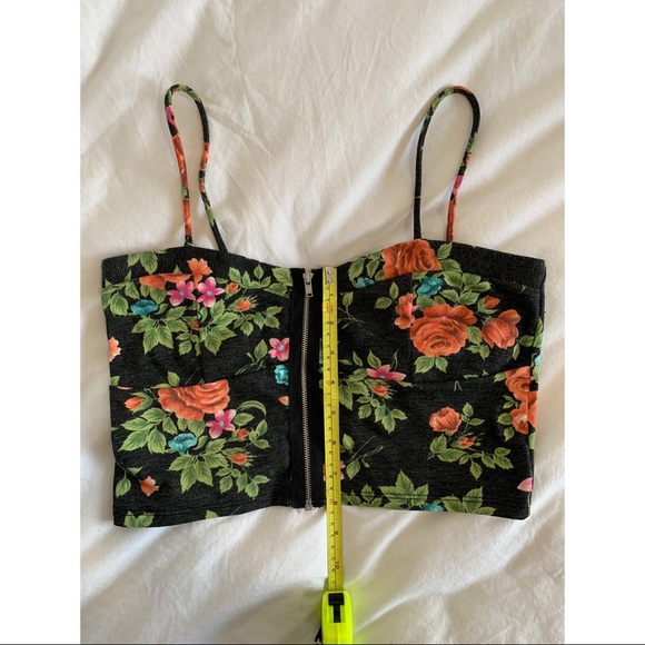 Floral crop tank top! - Picture 5 of 8